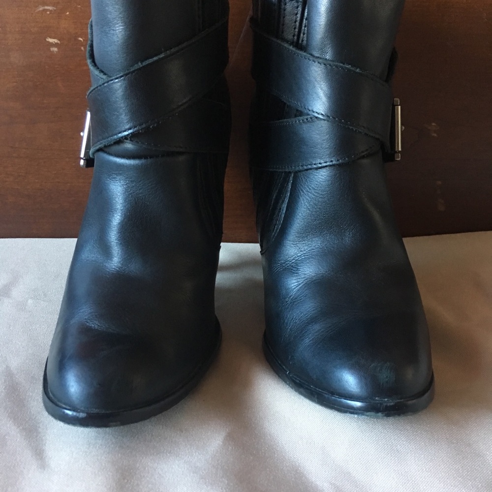 ALDO Black Ankle Booties - Picture 2 of 8